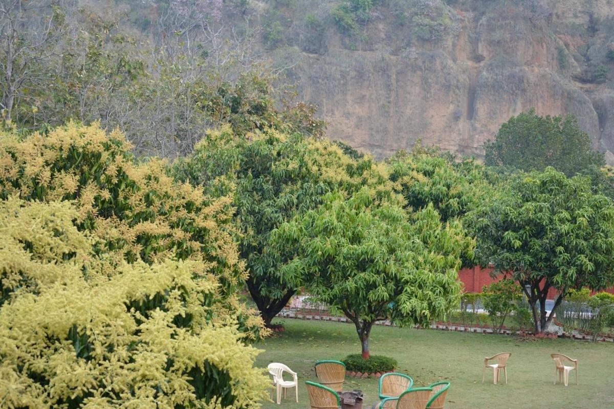 Jim Corbett Resort Рамнаґар Екстер'єр фото