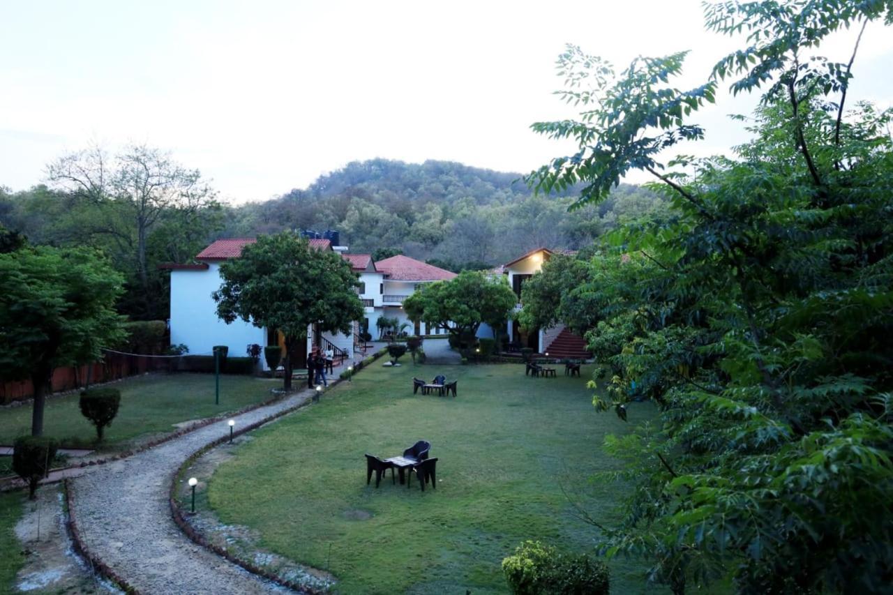 Jim Corbett Resort Рамнаґар Екстер'єр фото